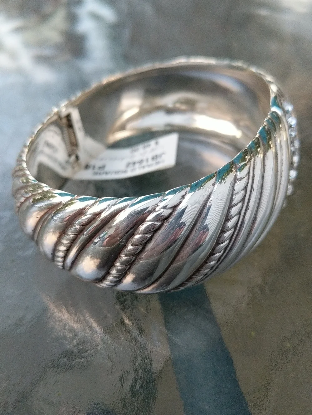 Brighton hinged cuff